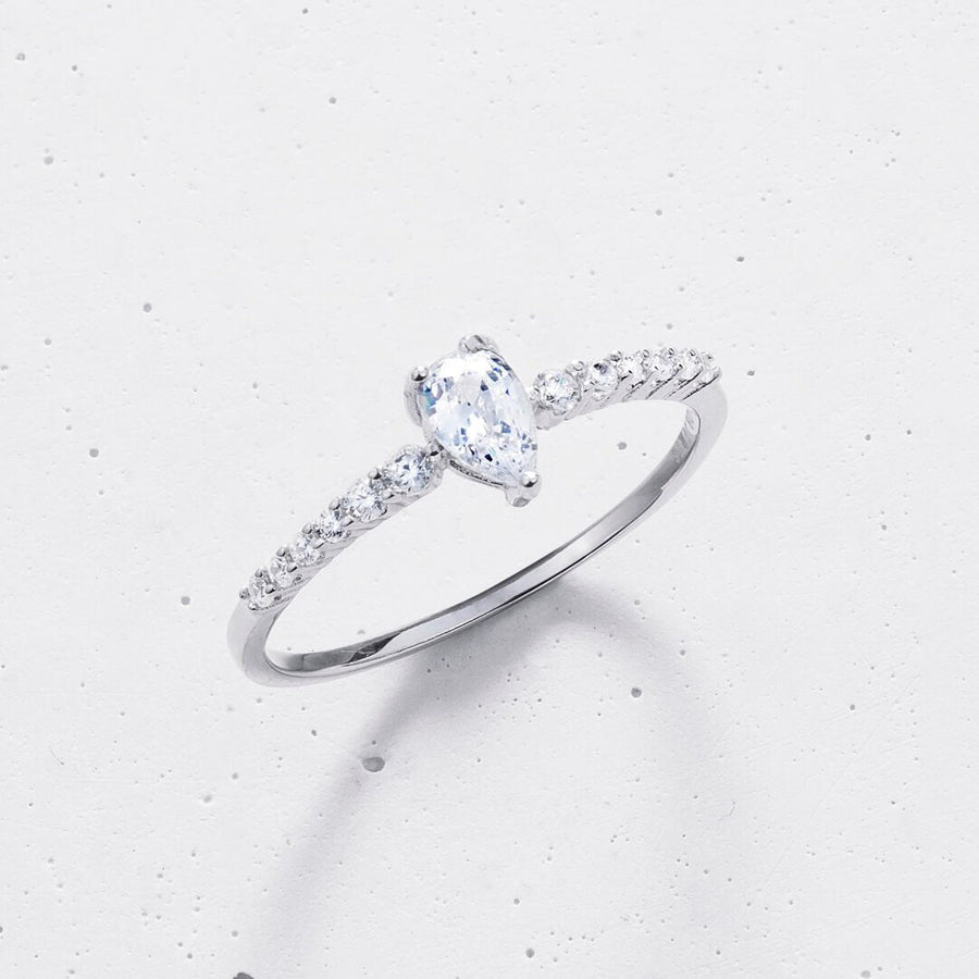 Dew Dainty Pear-cut Ring Objkts