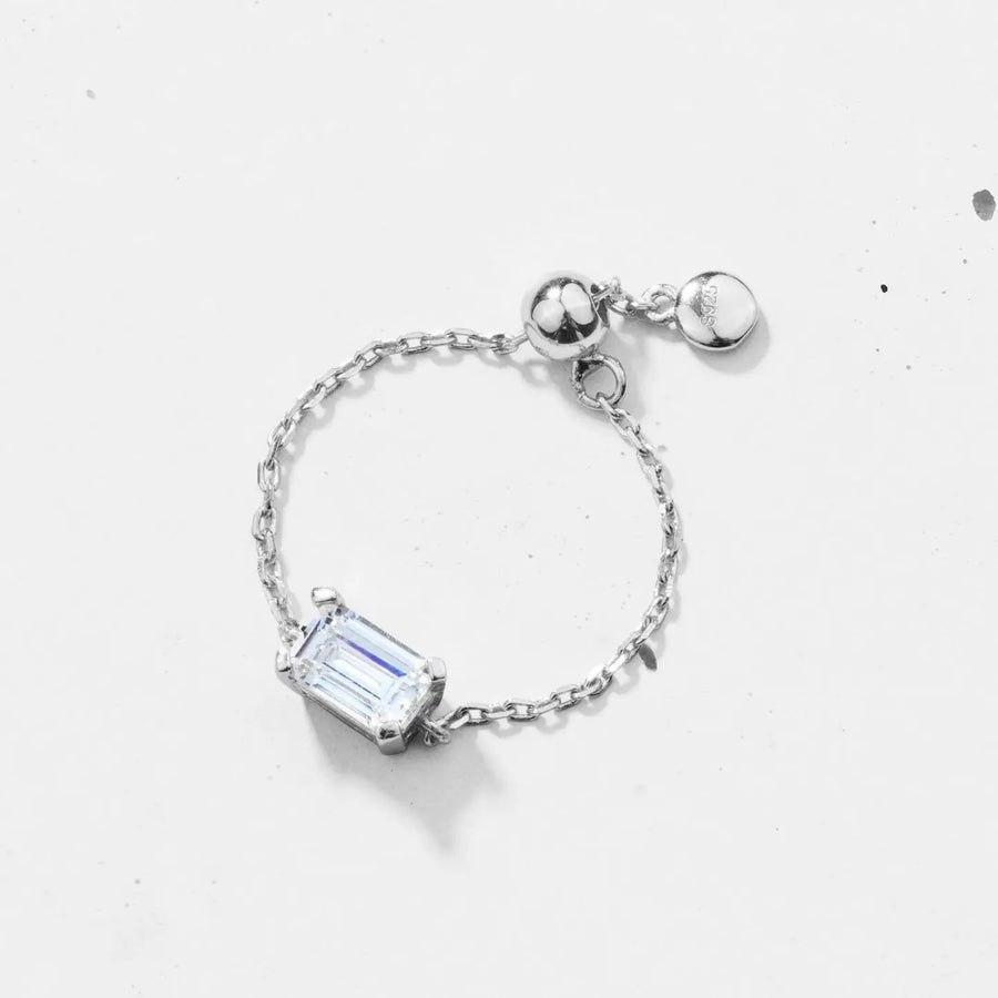 Dainty Emerald Chain Ring Objkts