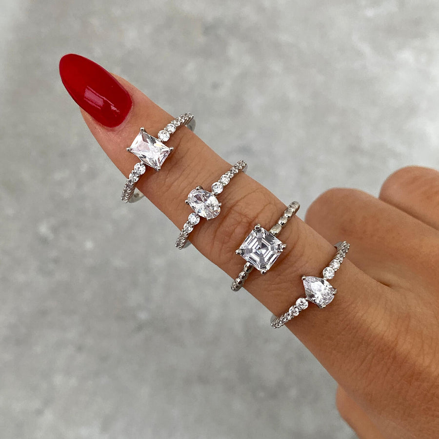 Dew Dainty Pear-cut Ring Objkts