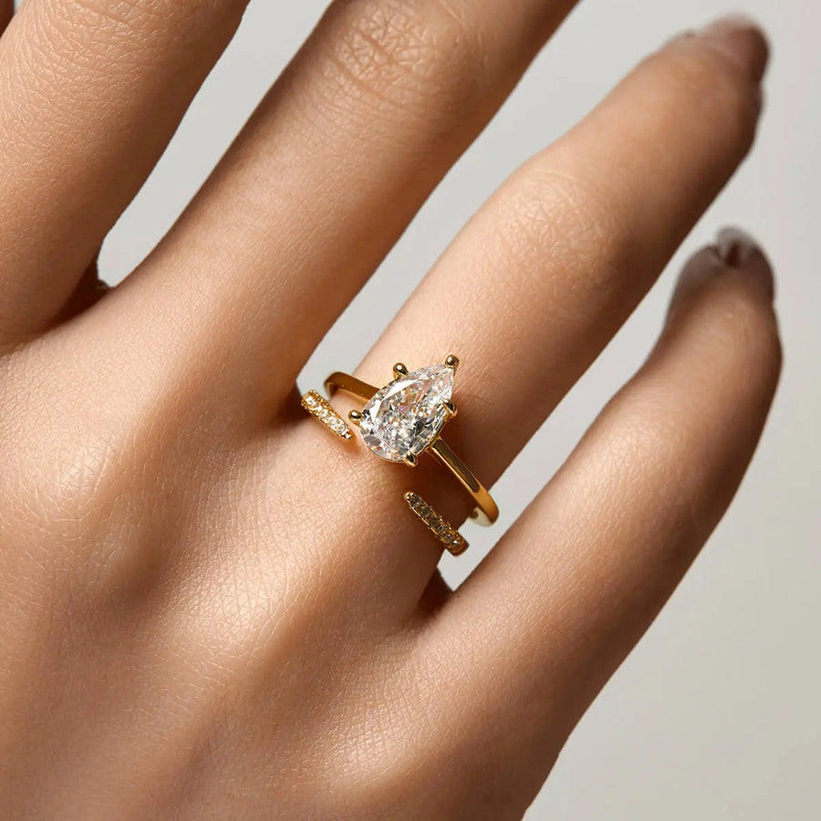 Pear Solitaire Ring Objkts