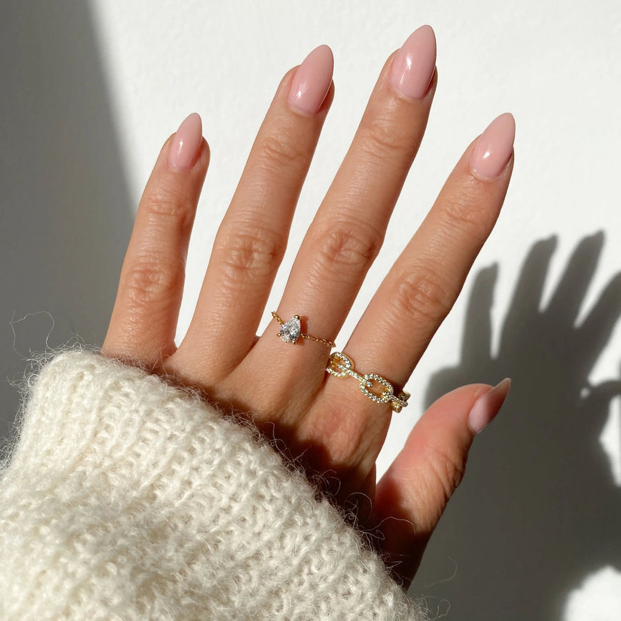 Dainty Pear Chain Ring Objkts