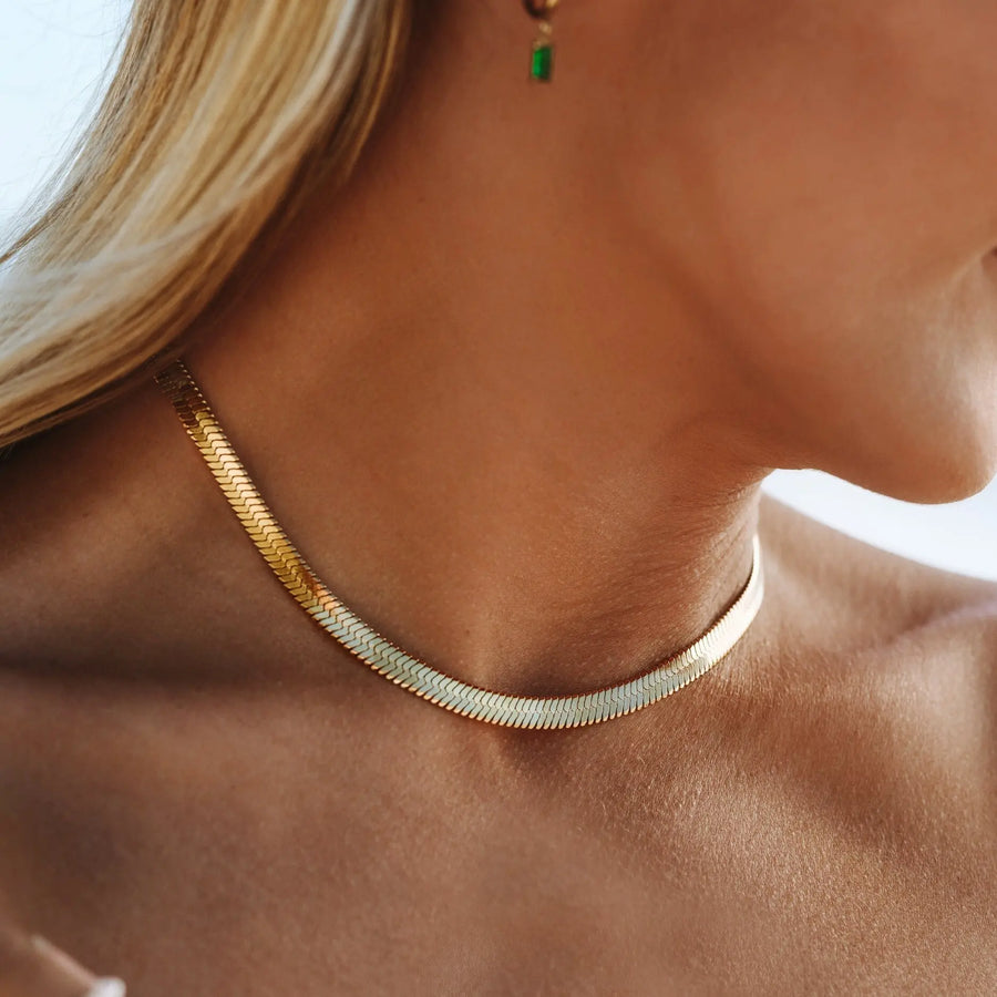 Kraftvoller Fischgrat-Schlauchkragen Atolea Waterproof Jewelry