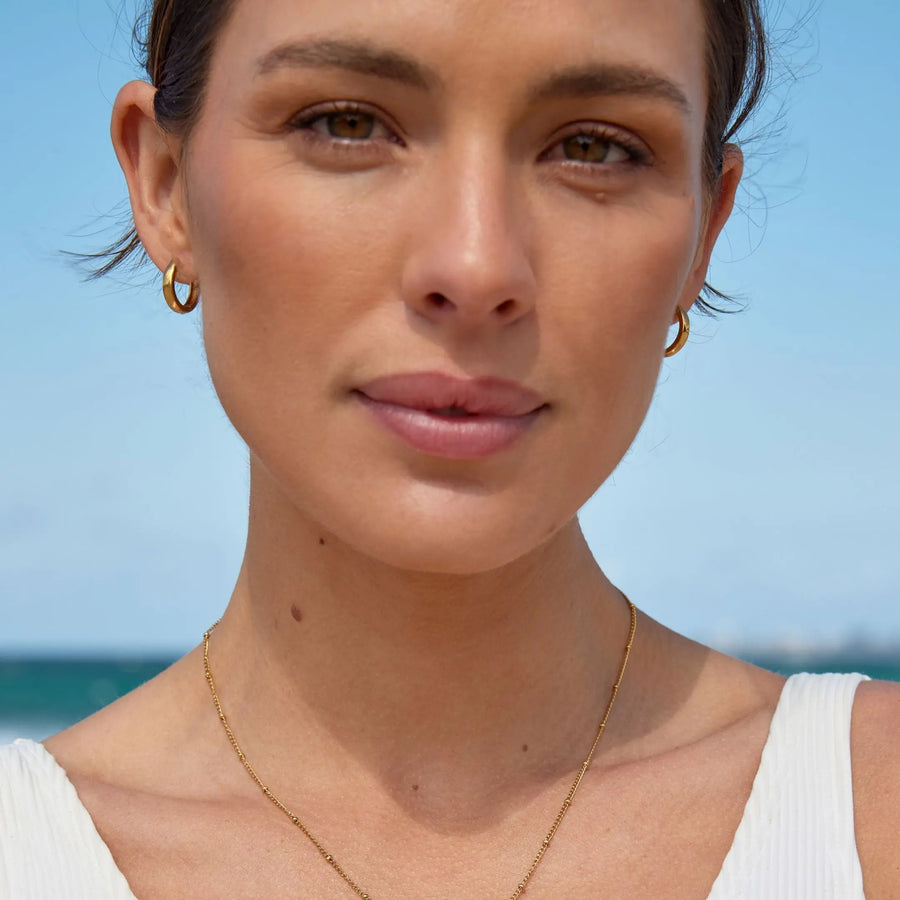 Fette Huggie-Ohrringe Atolea Waterproof Jewelry