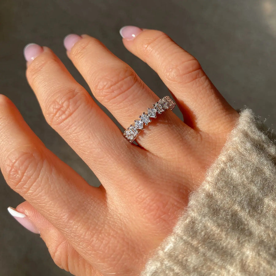Ava Ring Objkts